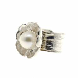 Flower and Pearl Ring